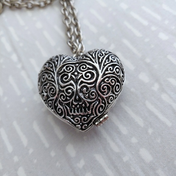 Heart Locket - Picture 2 of 4